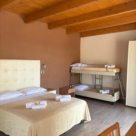 Sky Attico Favorita Appartement